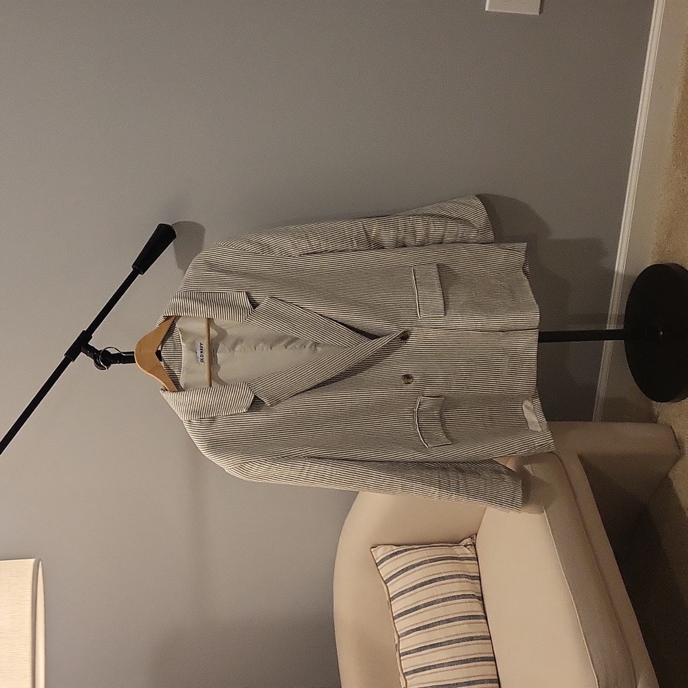 Pinstripe pattern black and white with pockets and buttons